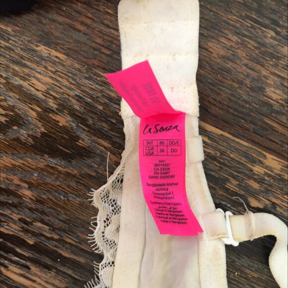 Full coverage linned cups. Size 36DD - Picture 3 of 3